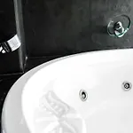 Black And White Suitte 