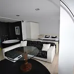 Black And White Suitte 
