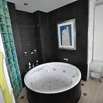 Black And White Suitte 