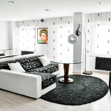 Apartment Black And White Suitte 