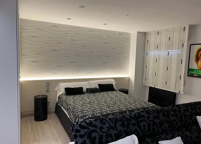 Black And White Suitte 