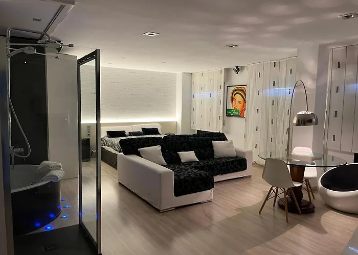 Black And White Suitte 