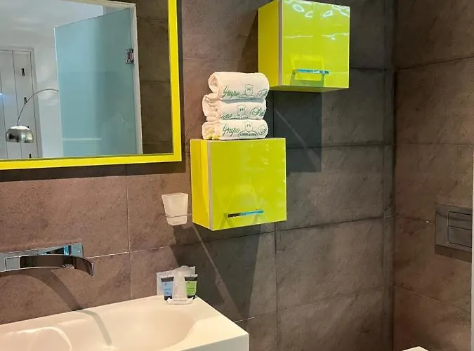 Black And White Suitte 