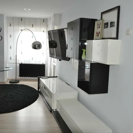 Black And White Suitte 