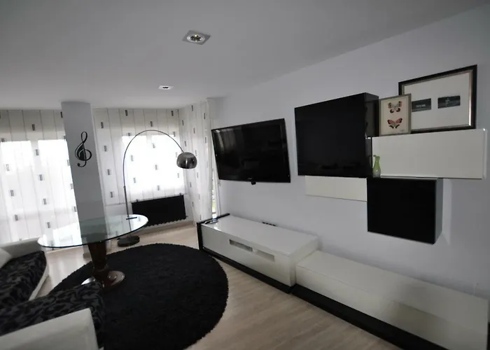 Black And White Suitte 